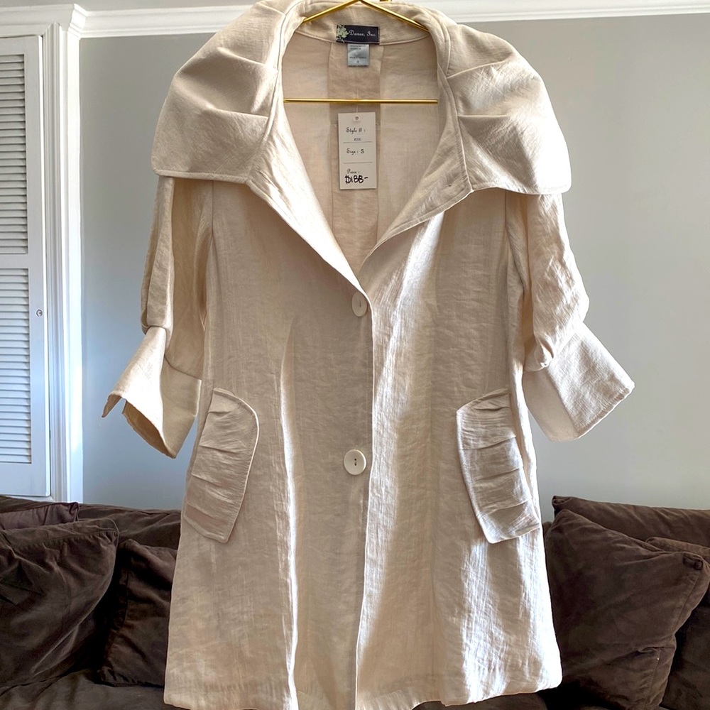 Lightweight cocktail jacket